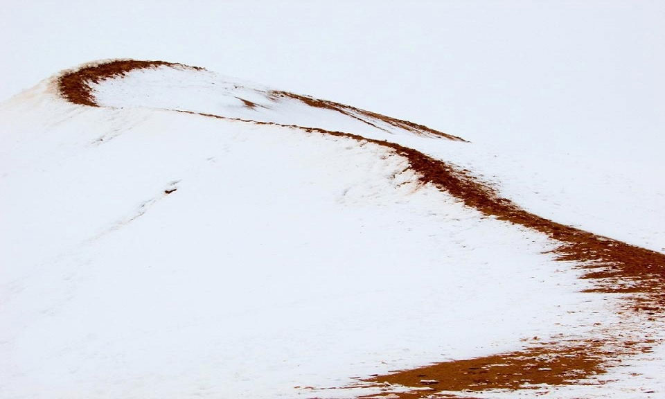 Picture 5 of The Sahara is submerged under a meter of snow