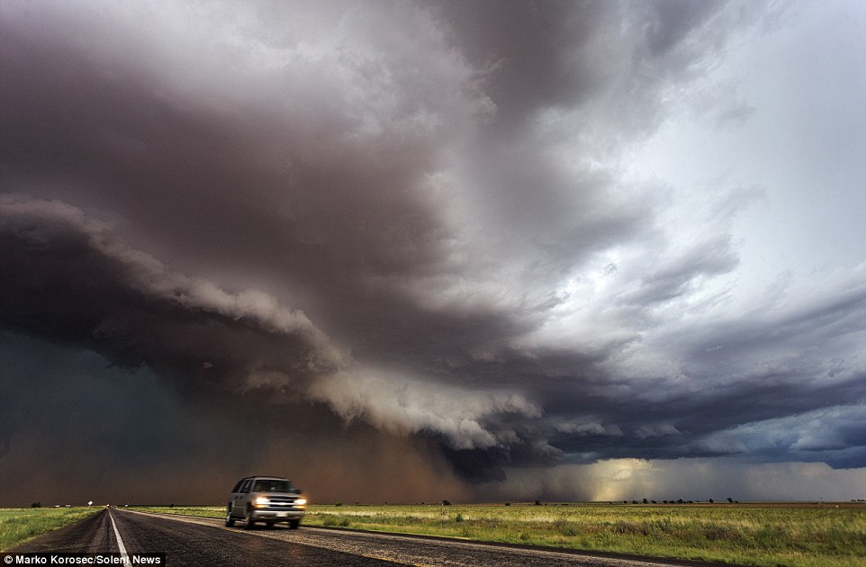 Picture 10 of The scary beauty of death storms