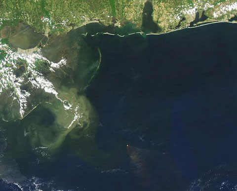 Picture 1 of The scene of oil spill from the universe