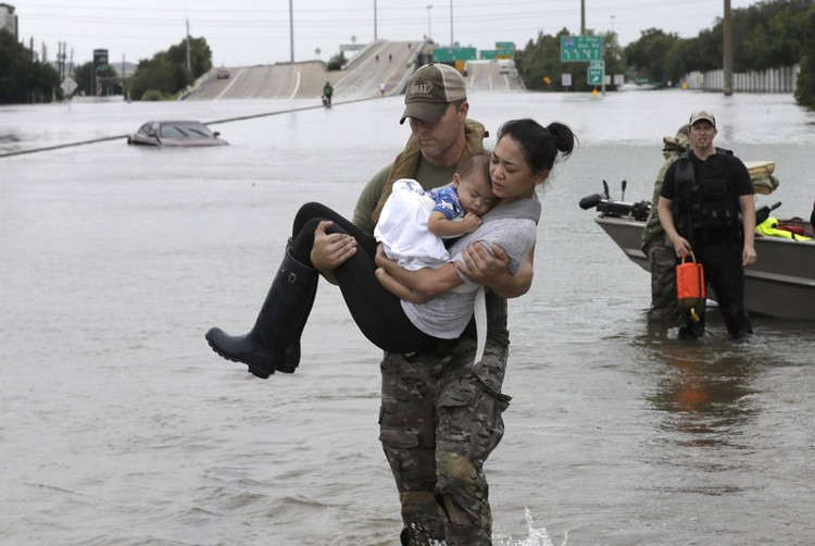 Picture 3 of The scene of terrible flooding in the United States after the typhoon Harvey landed