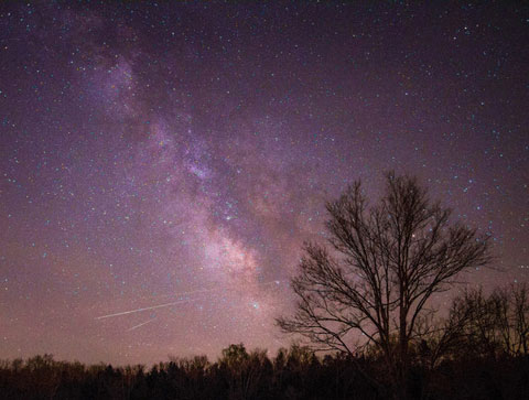 Picture 2 of The scene of the Lyrids meteor in America