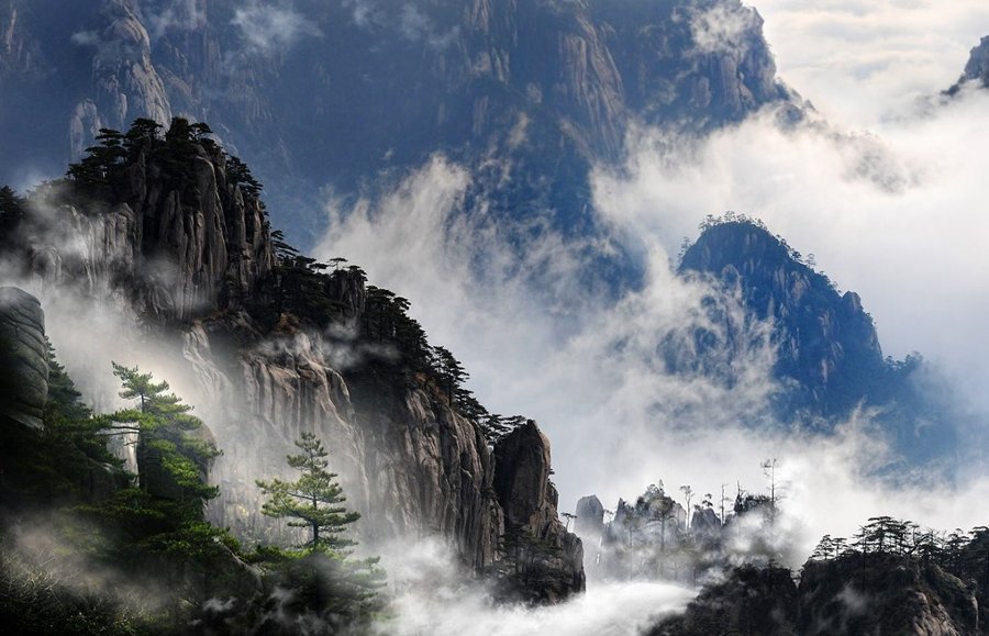 Picture 1 of The scene of the summit of Quang Minh where martial Lam gathered