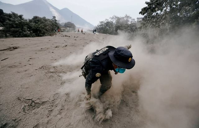 Picture 4 of The scene of the terrible volcanic eruption in Guatemala