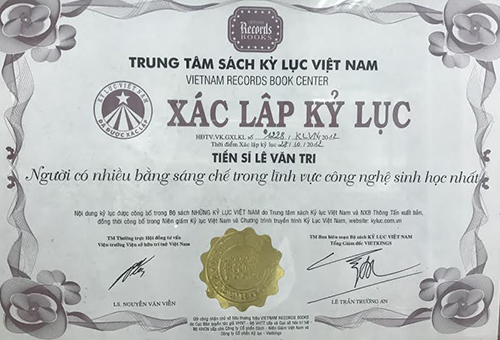 Picture 3 of The scientist owns the most patents in Vietnam