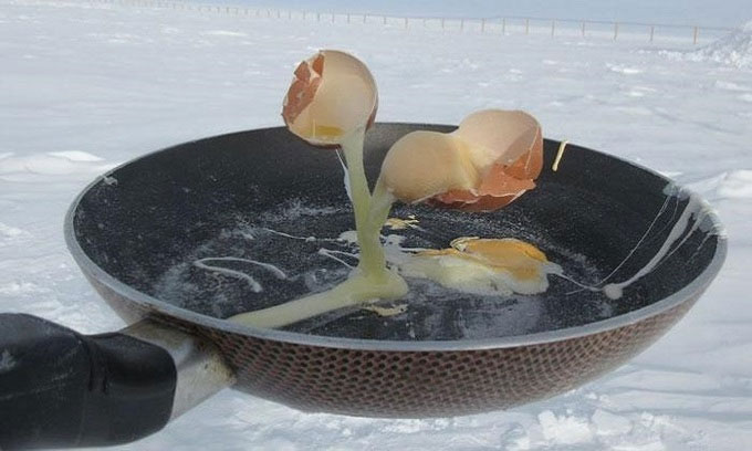 Picture 5 of The scientist struggled to cook at the extreme -70 degrees Celsius
