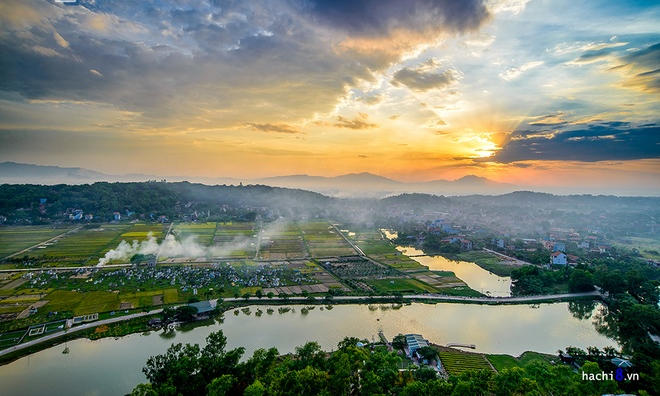 Picture 9 of The season of ripe yellow rice at the foot of Tram mountain in the outskirts of Hanoi