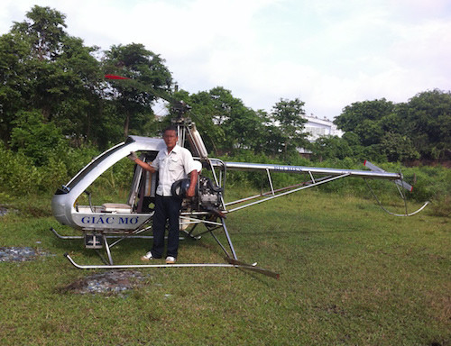 Picture 1 of The second homemade plane of 'two rice' Binh Duong took off