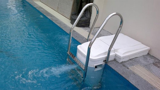 Picture 4 of The secret of swimming pool water contains toxins