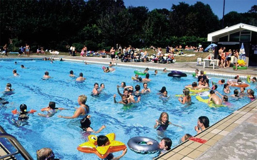 Picture 6 of The secret of swimming pool water contains toxins