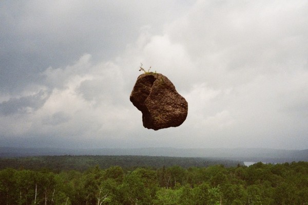 Picture 6 of The secret of the meteorite picture falls to Earth