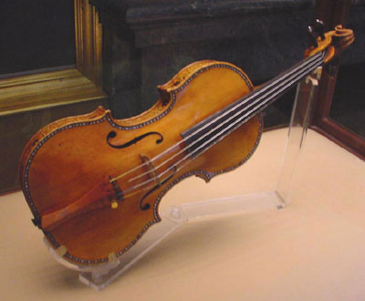 Picture 1 of The secret of the verni layer of the Stradivarius violin