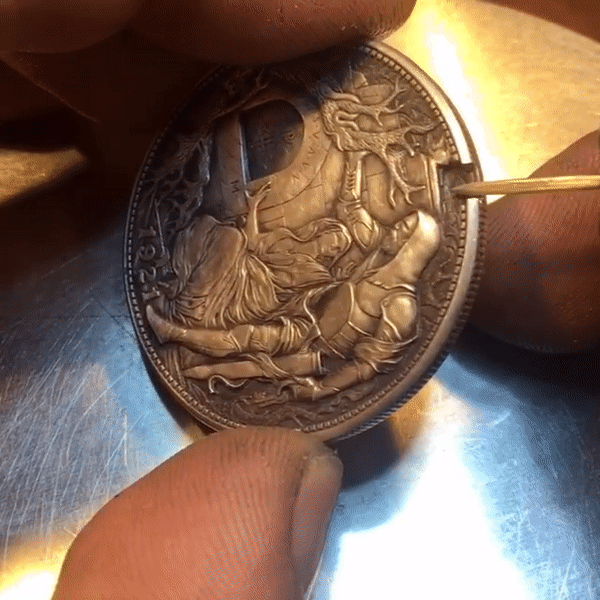 Picture 1 of The secret structure of a 1-dollar coin makes the Internet jump up for fun