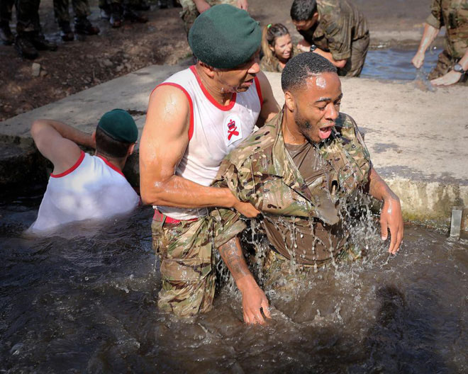 Picture 6 of The secret to English entry into the semifinals: Participate in training courses of the Royal Navy