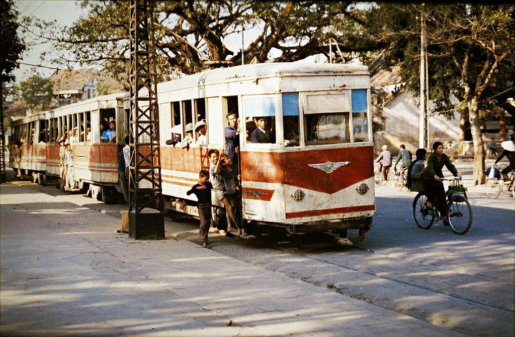 Picture 8 of The set of color photos in Hanoi in the 1970s evokes emotional recovery
