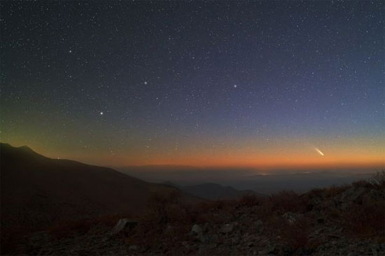 Picture 2 of The sight of a comet in the southern hemisphere