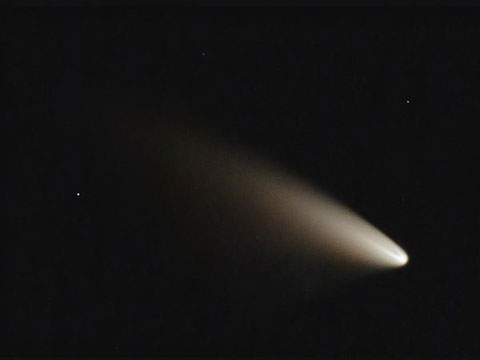 Picture 3 of The sight of a comet in the southern hemisphere