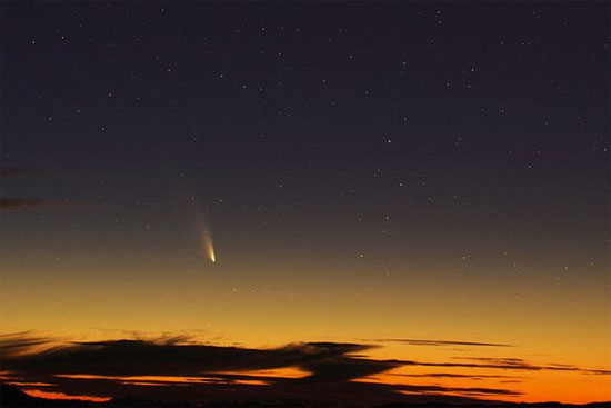 Picture 6 of The sight of a comet in the southern hemisphere