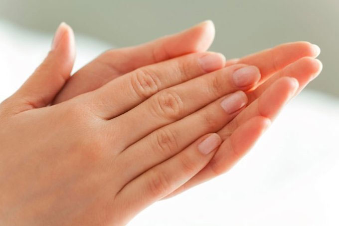 Picture 5 of The sign on the hand reveals what you are suffering from