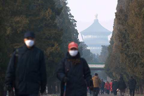 Picture 3 of The sky of China is dark because of pollution