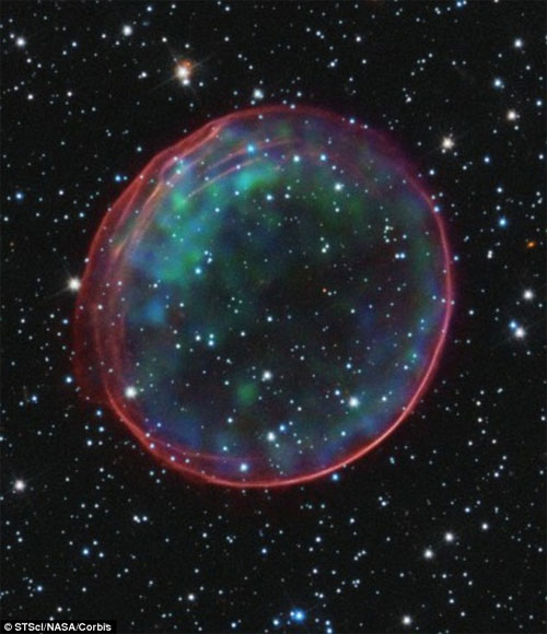 Picture 1 of The solar system fits in 'bubble'