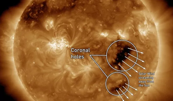 Picture 1 of The solar wind will light up the Earth tonight with an aurora