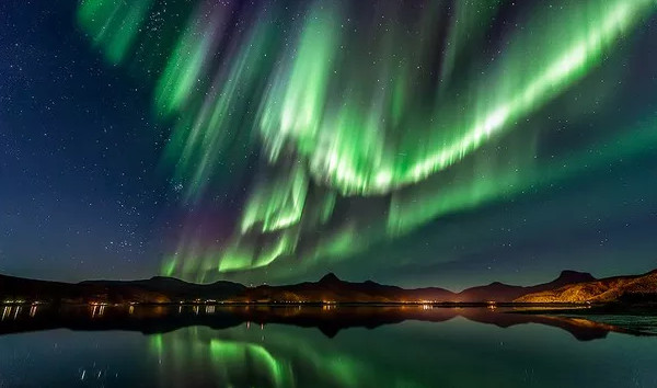 Picture 3 of The solar wind will light up the Earth tonight with an aurora