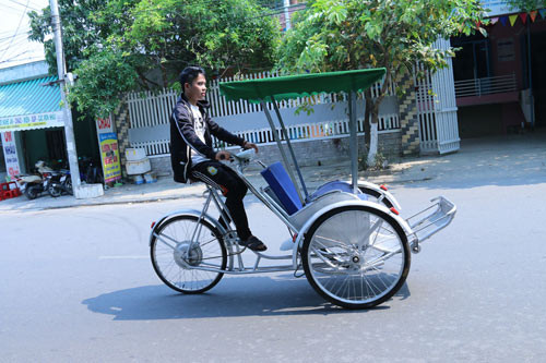Picture 3 of The solar-powered cyclo of 3 Da Nang students