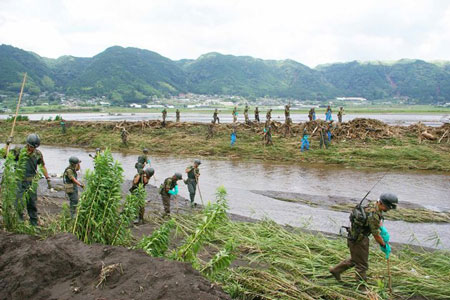 Picture 2 of The southwest of Japan dissolves in the flood