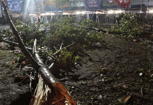 Picture 1 of The storm suddenly attacked the festival in Belgium, three people died