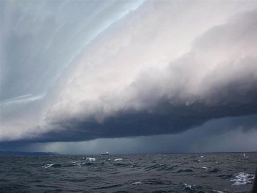 Picture 1 of The storm will become stronger and stronger
