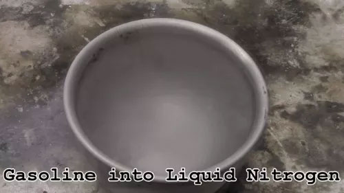 Picture 4 of The 'strange' thing happens when gasoline and liquid nitrogen meet