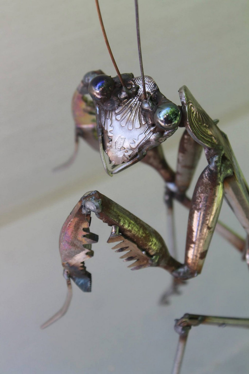 Picture 12 of The strange transformation of scrap at the dexterous hand of man