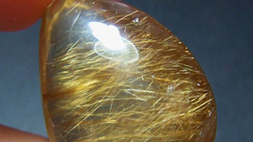 Picture 2 of The strangeness of quartz stone
