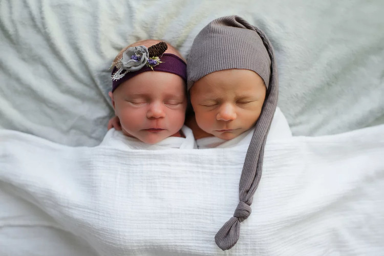Picture 5 of The sudden premonition of the boy has a short life of 11 days causing many people to shed tears
