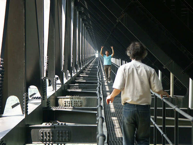 Picture 8 of The tallest bridge in the world in China