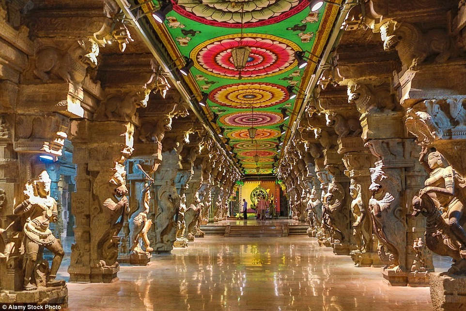 Picture 15 of The temple has 33,000 spectacular statues in India