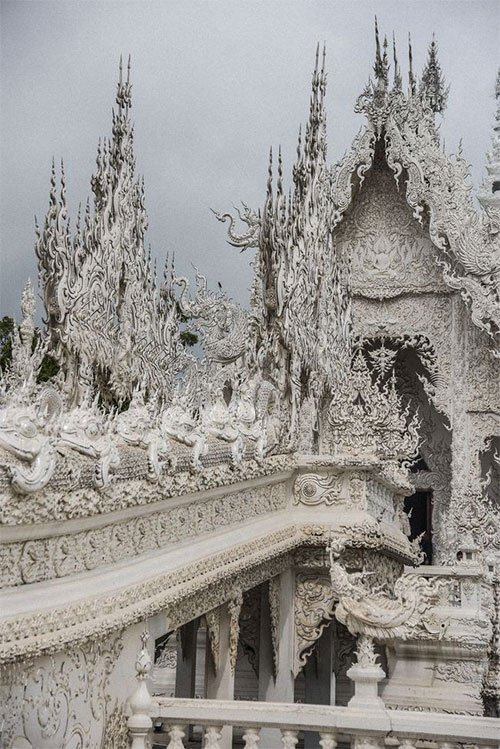 Picture 14 of The Thai temple possesses a hell bridge, dead man's arms and a gate to heaven