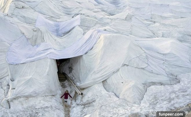 Picture 4 of The thousand-year-old strange spectacle makes viewers look sad