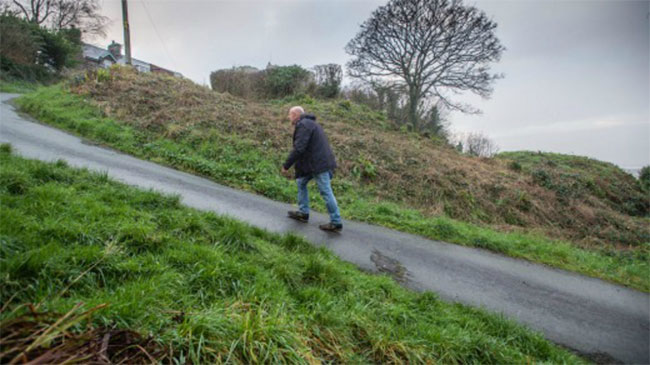 Picture 1 of The title of the world's steepest road changed owners