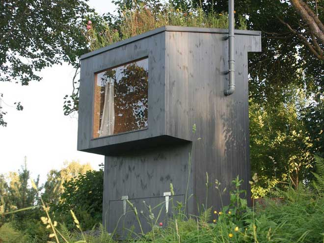 Picture 11 of The toilet uses manure to grow flowers on the roof, then guides the flowers on to the person sitting inside to smell