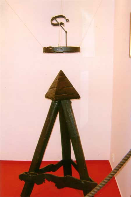 Picture 5 of The tools of torture
