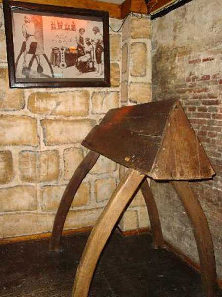 Picture 6 of The tools of torture