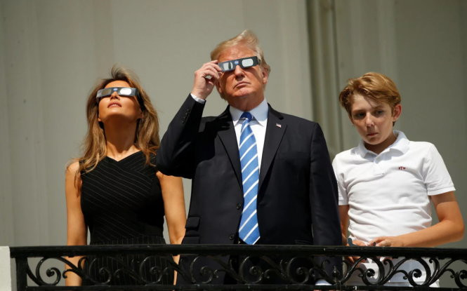 Picture 1 of The total solar eclipse from the west to the east of the United States