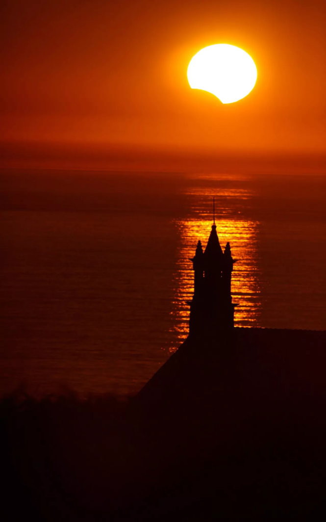 Picture 12 of The total solar eclipse from the west to the east of the United States