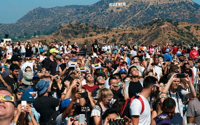 Picture 9 of The total solar eclipse from the west to the east of the United States