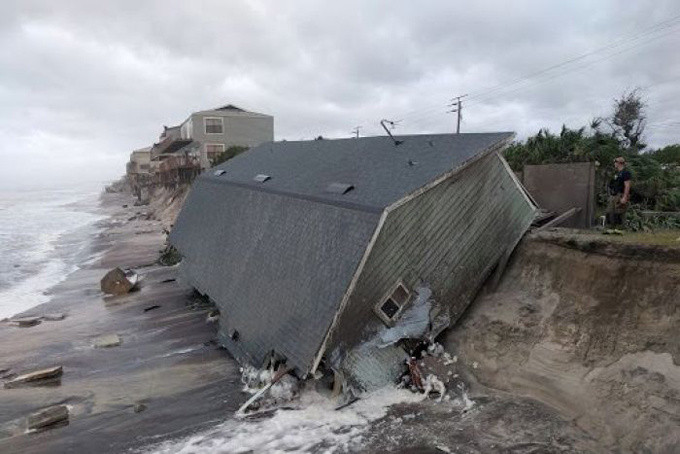 Picture 7 of The trail of devastating super typhoon Irma left Florida