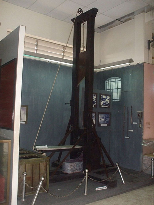 Picture 10 of The transformations of punishment behave from the beginning to the present