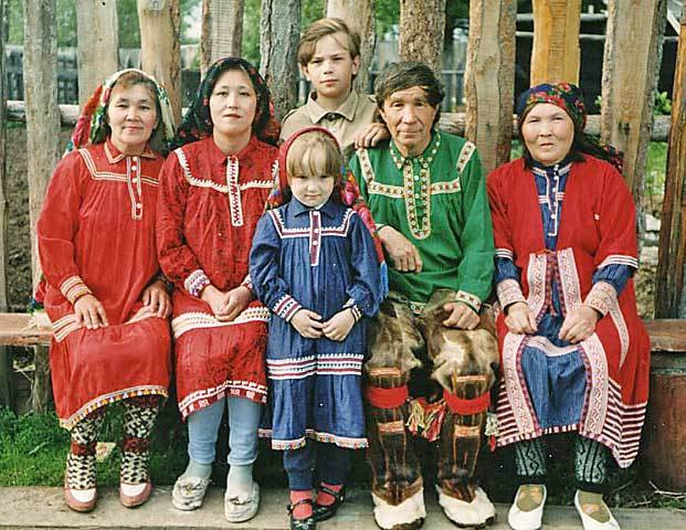 Picture 1 of The tribal clan has a custom of exchanging wives and exchanging husbands for luck