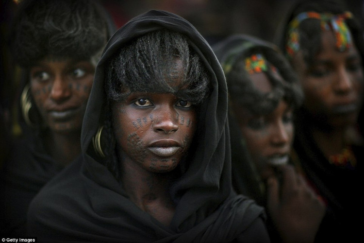 Picture 4 of The tribe for women 'comfortable relationship', how many husbands it is possible
