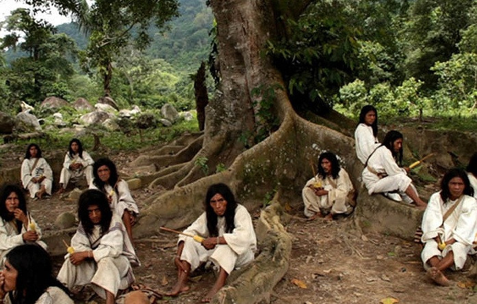 Picture 10 of The tribe lived in the deep forest but knew everything that happened throughout the world